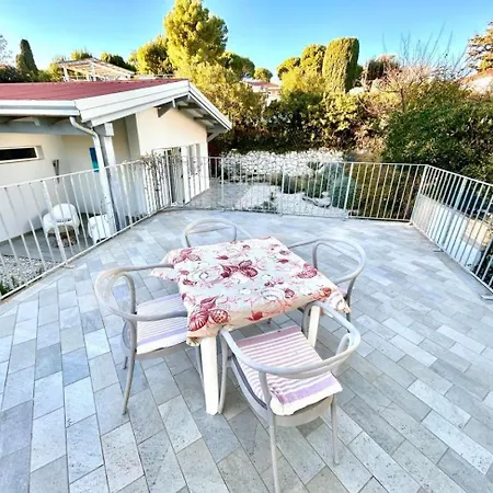 Mathilde, Deliziosa Con Inclusa Villa Numana