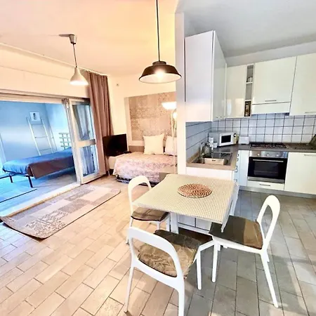 Mathilde, Deliziosa Con Inclusa Villa Numana